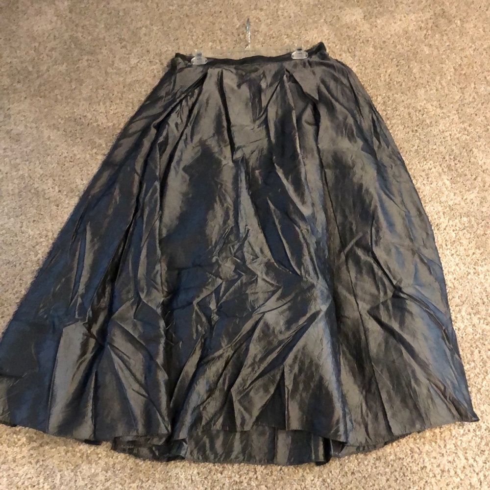 Shimmering Floor length skirt, with tool underneath for full look